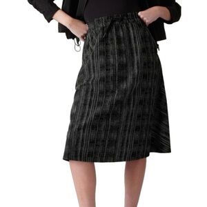 Athleta Arrival Midi Skirt, Amara Stripe Black White Vertical Stripes size 6